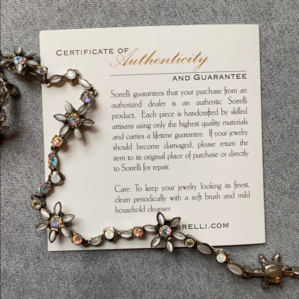 Sorrelli flower necklace